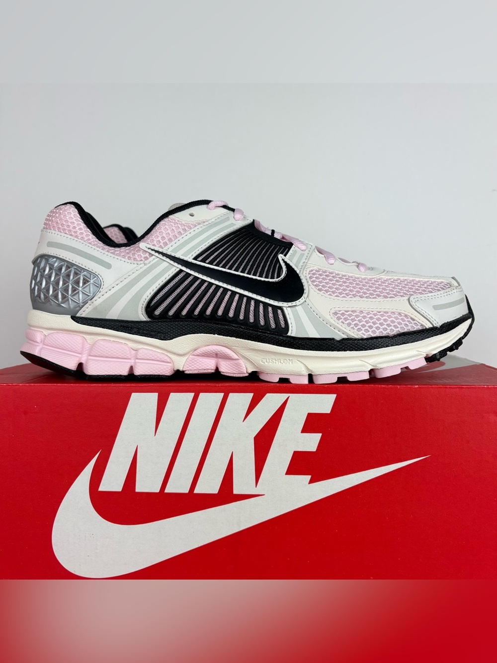 Nike Zoom Vomero 5 Running Shoes